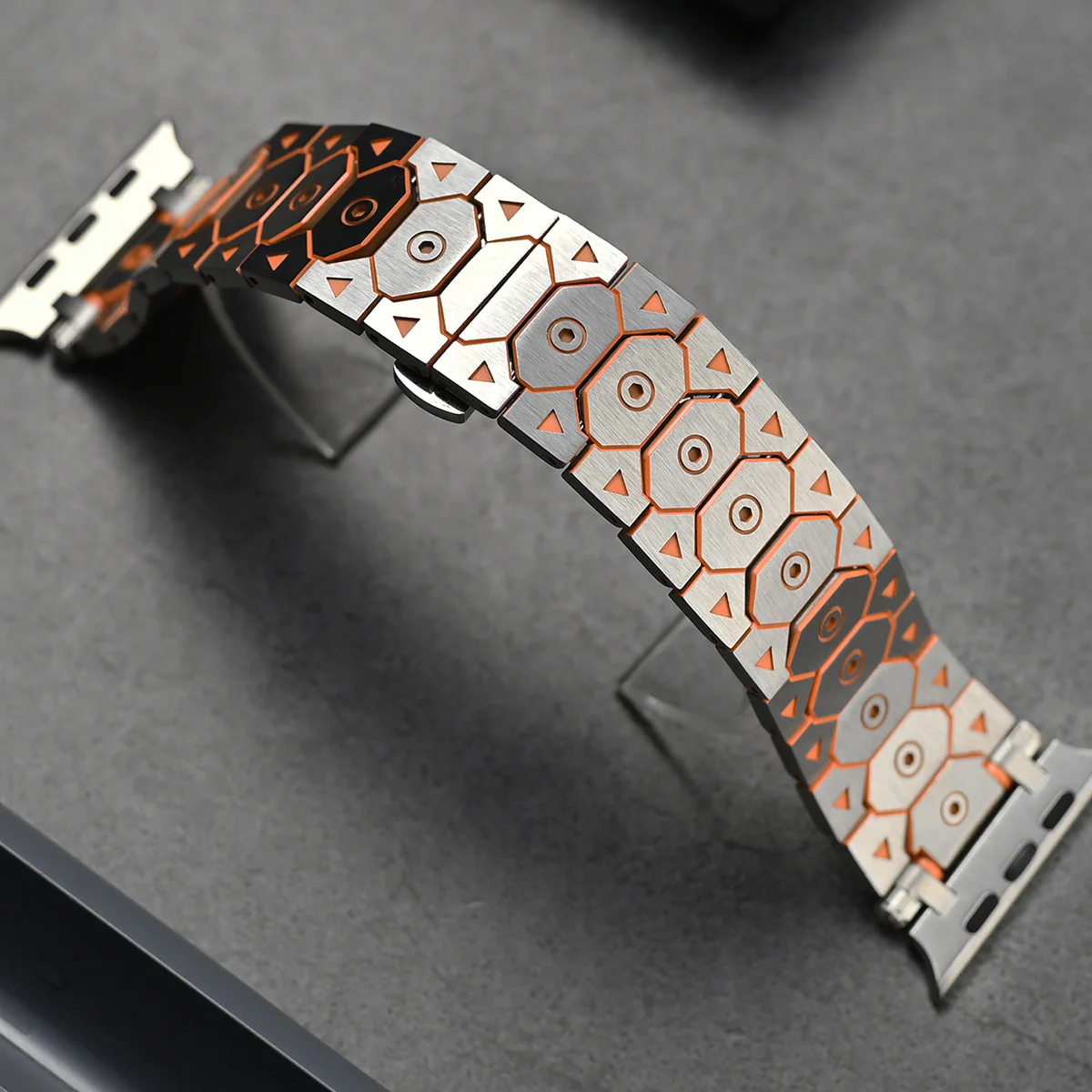 CLAIRS TITANIUM APPLE WATCH BAND - Image 5