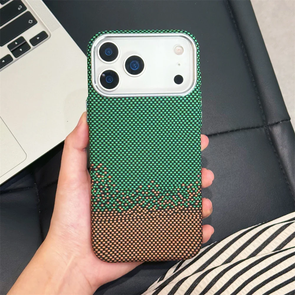 Horizon Fade Case – iPhone 17 Series - Image 3
