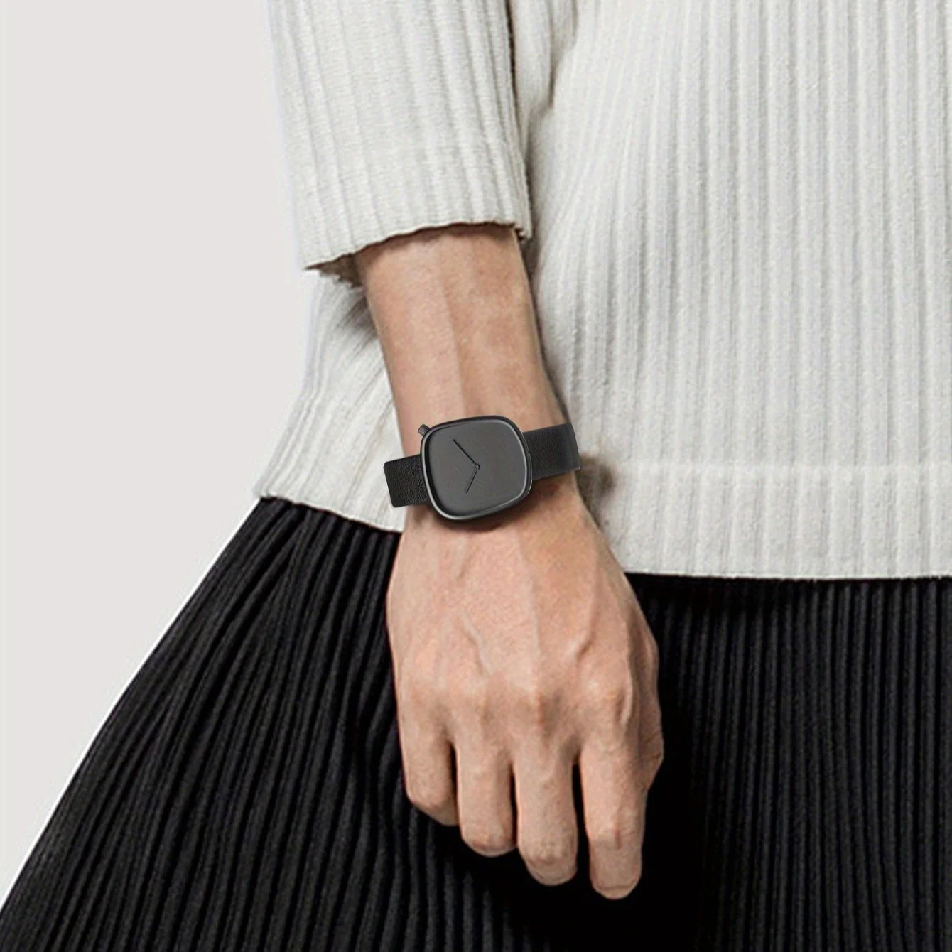 Logan Pierce Minimalist Timepiece - Image 3