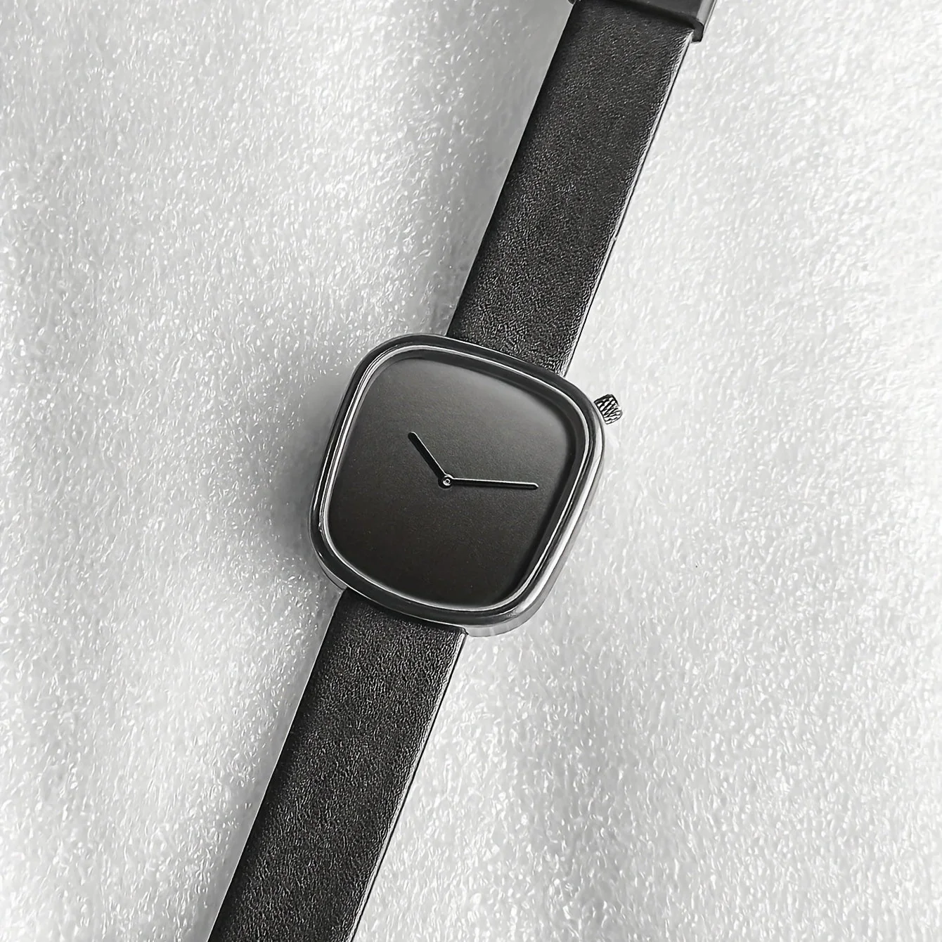 Logan Pierce Minimalist Timepiece - Image 5