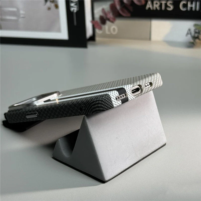 Montreal Carbon Fibre MagSafe® iPhone Case - Image 10
