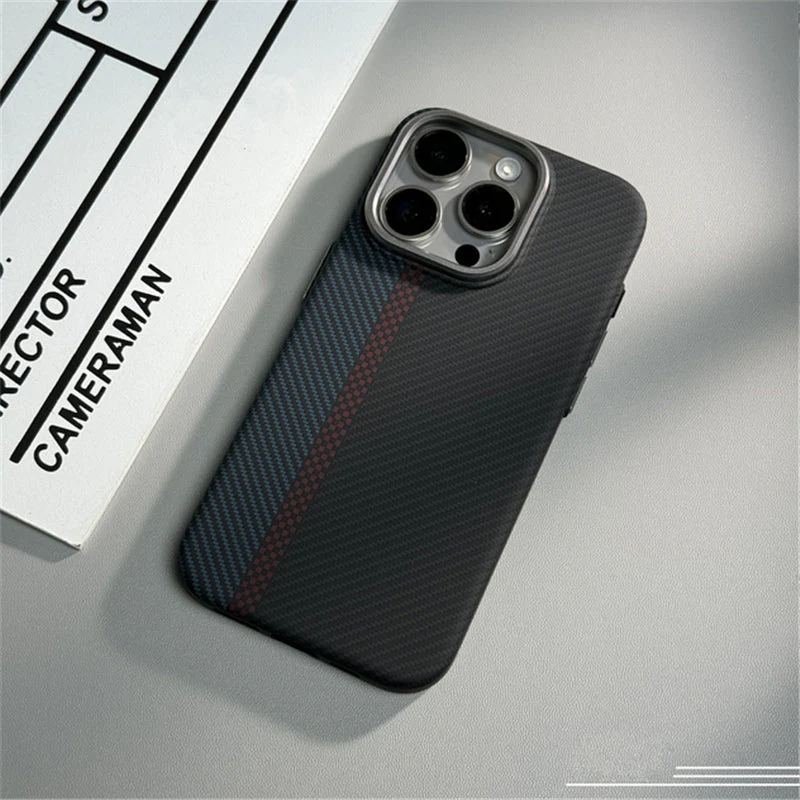 Montreal Carbon Fibre MagSafe® iPhone Case - Image 5