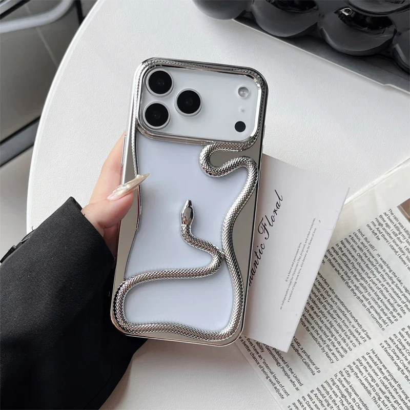 Serpent Luxe Case – iPhone 17 Series - Image 3