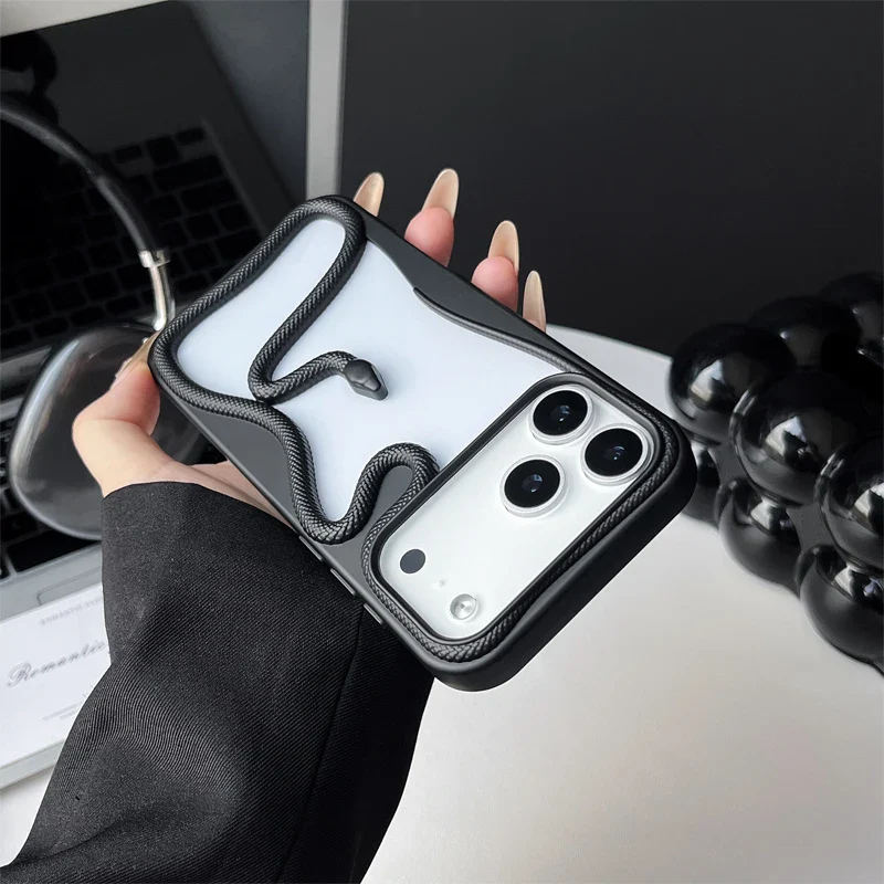 Serpent Luxe Case – iPhone 17 Series - Image 6
